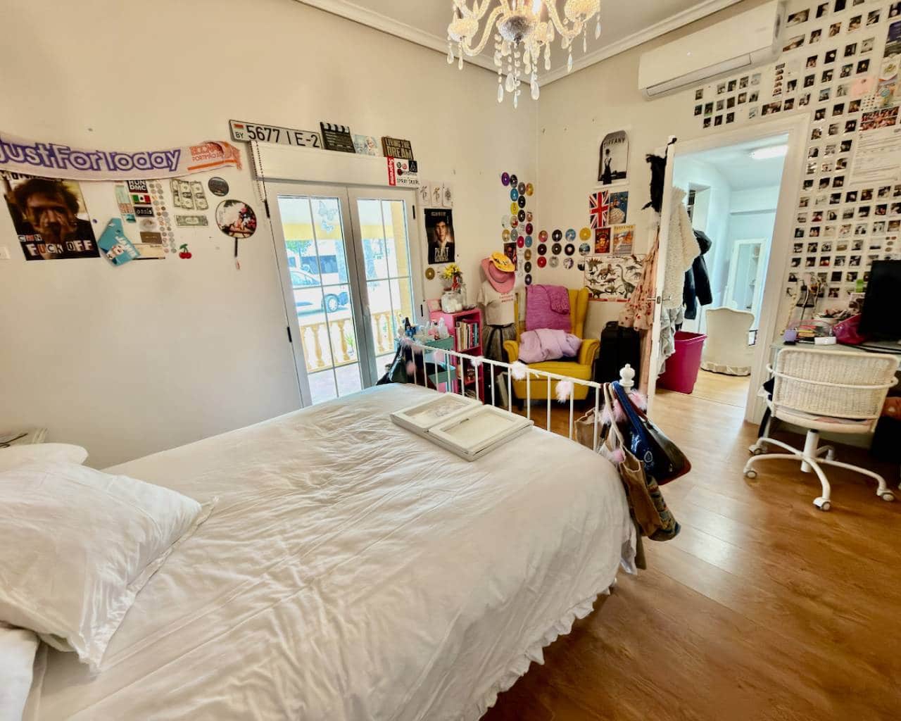 6 Zimmer Villa zu verkaufen in Heredades mit Pool Garage - 595.000 € (Ref: 10030037)