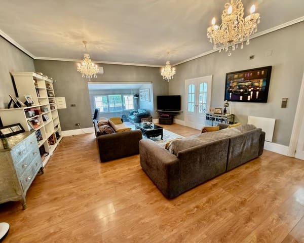 6 Zimmer Villa zu verkaufen in Heredades, Almoradí mit Pool Garage - 595.000 € (Ref: 10030037)