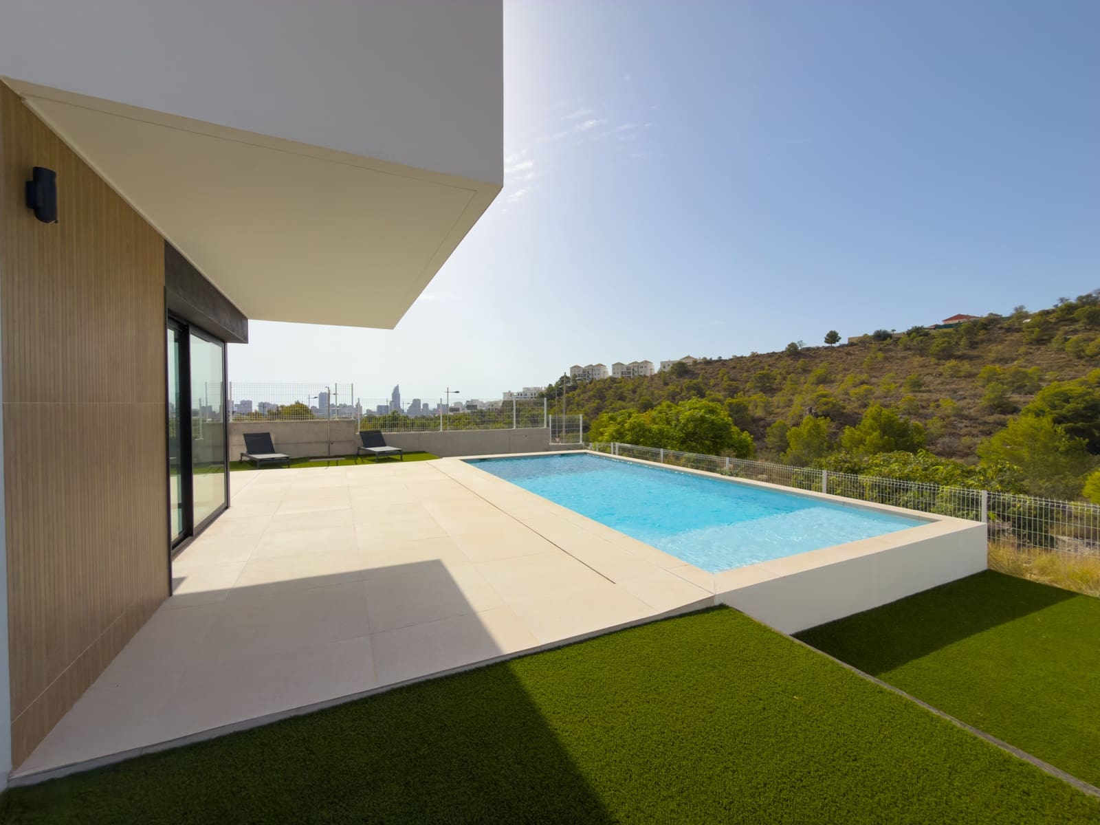 3 bedroom Villa for sale in Finestrat with garage - € 850,000 (Ref: 10033547)