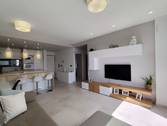 3 quarto Penthouse para venda em El Raso, Guardamar del Segura com piscina garagem - 295 000 € (Ref: 10046821)
