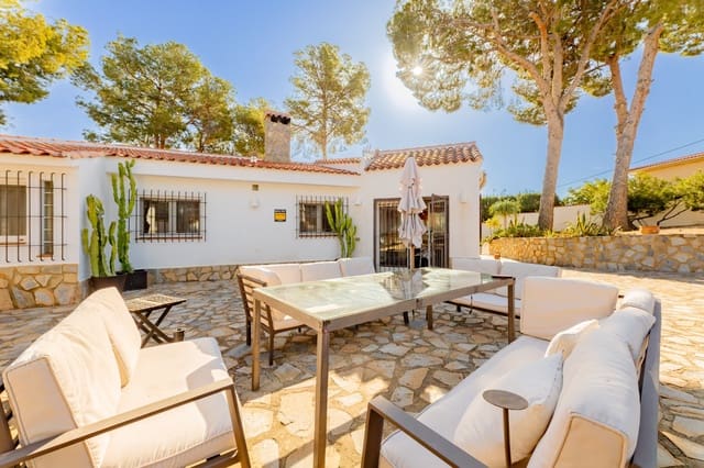 3 bedroom Villa for sale in La Nucia Pueblo  , La Nucia with pool - € 795,000 (Ref: 10048740)