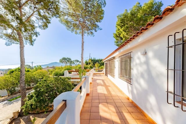 3 bedroom Villa for sale in La Nucia Pueblo  , La Nucia with pool - € 795,000 (Ref: 10048740)