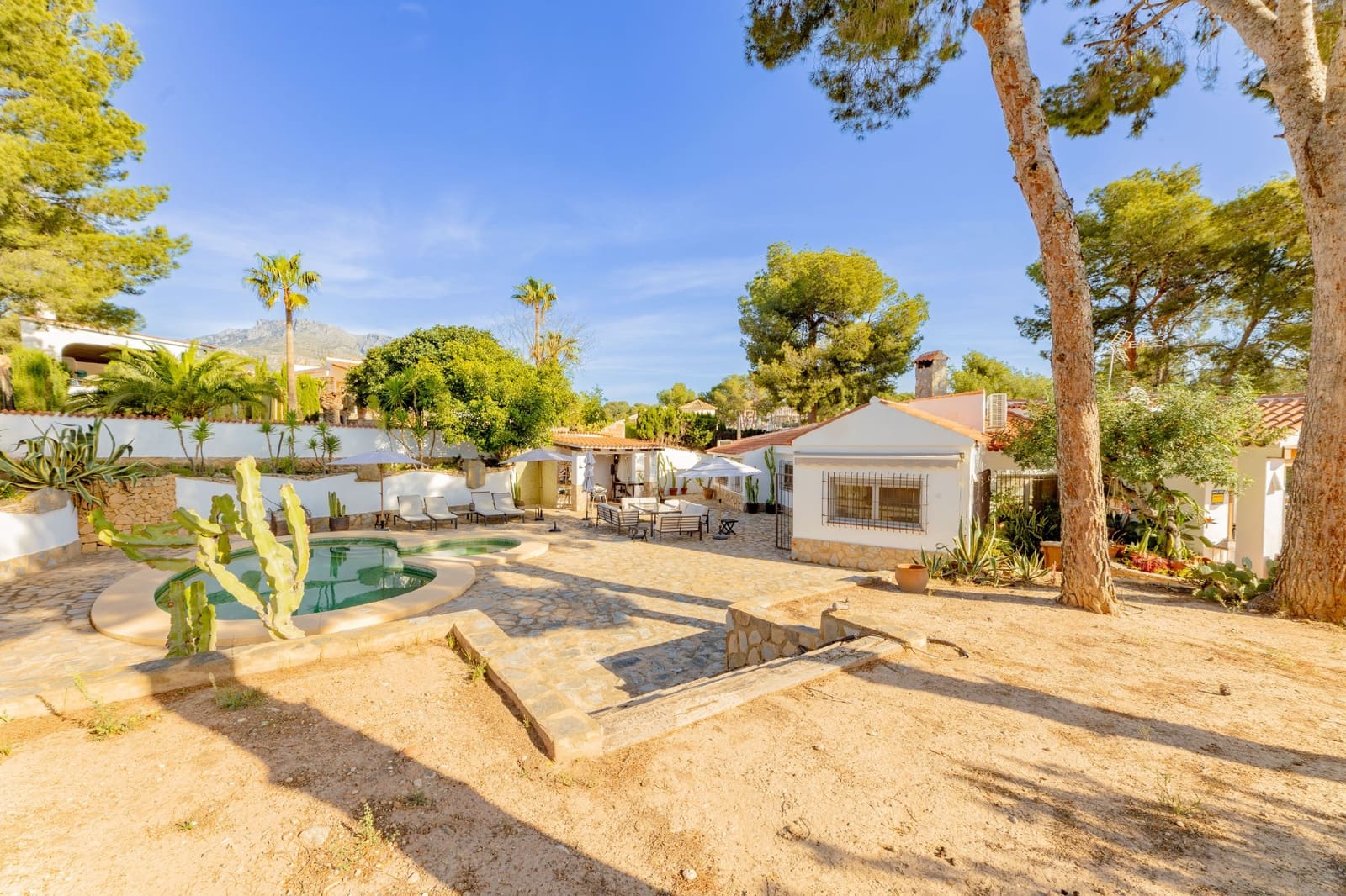 3 sovrum Villa till salu i La Nucia med pool - 795 000 € (Ref: 10048740)