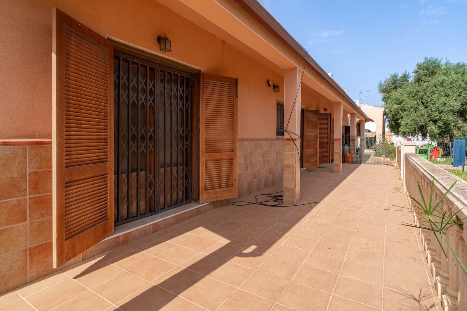 Chalet de 6 habitaciones en Torrevieja en venta con garaje - 520.000 € (Ref: 10048743)