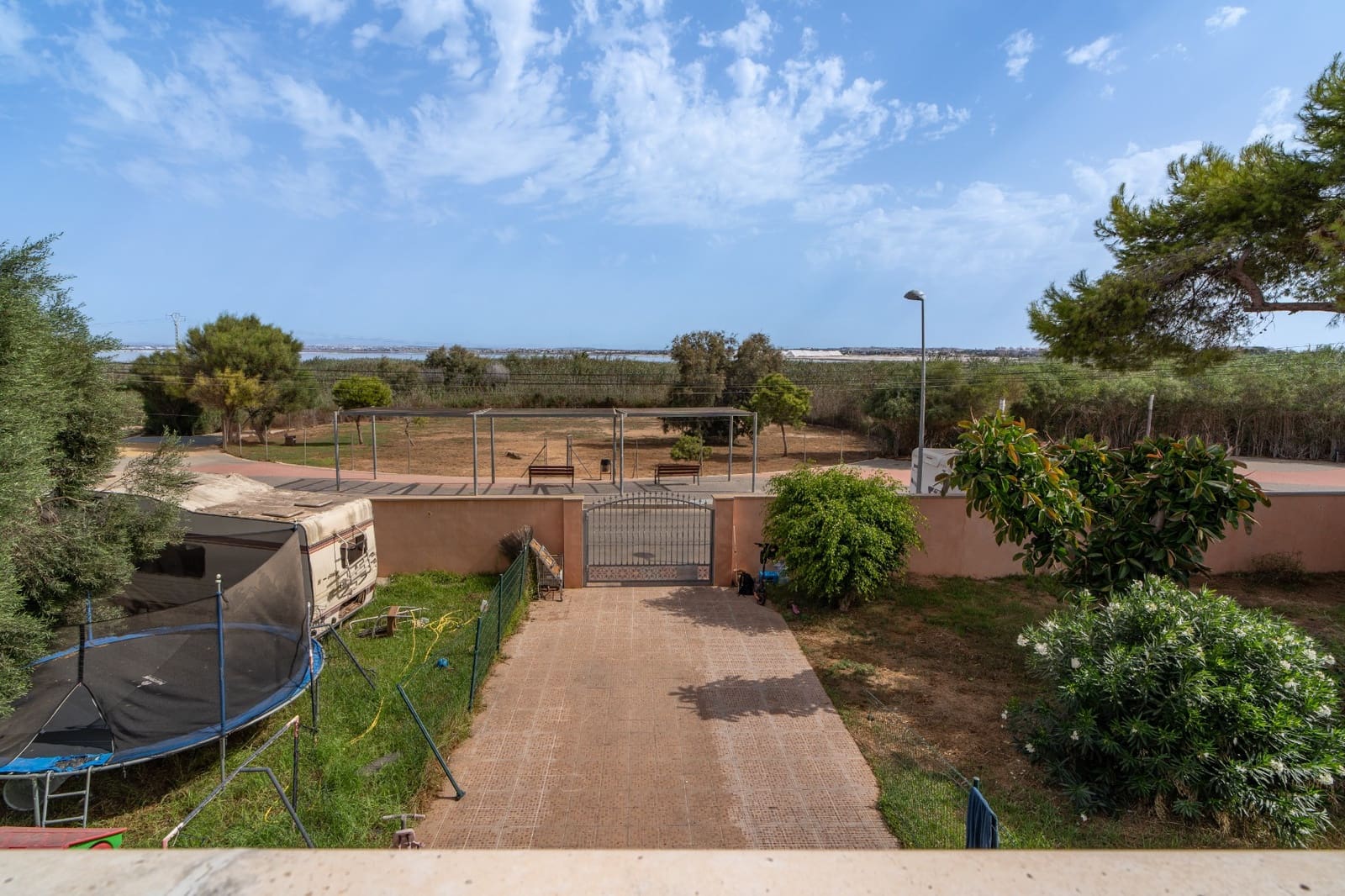 Chalet de 6 habitaciones en Torrevieja en venta con garaje - 520.000 € (Ref: 10048743)
