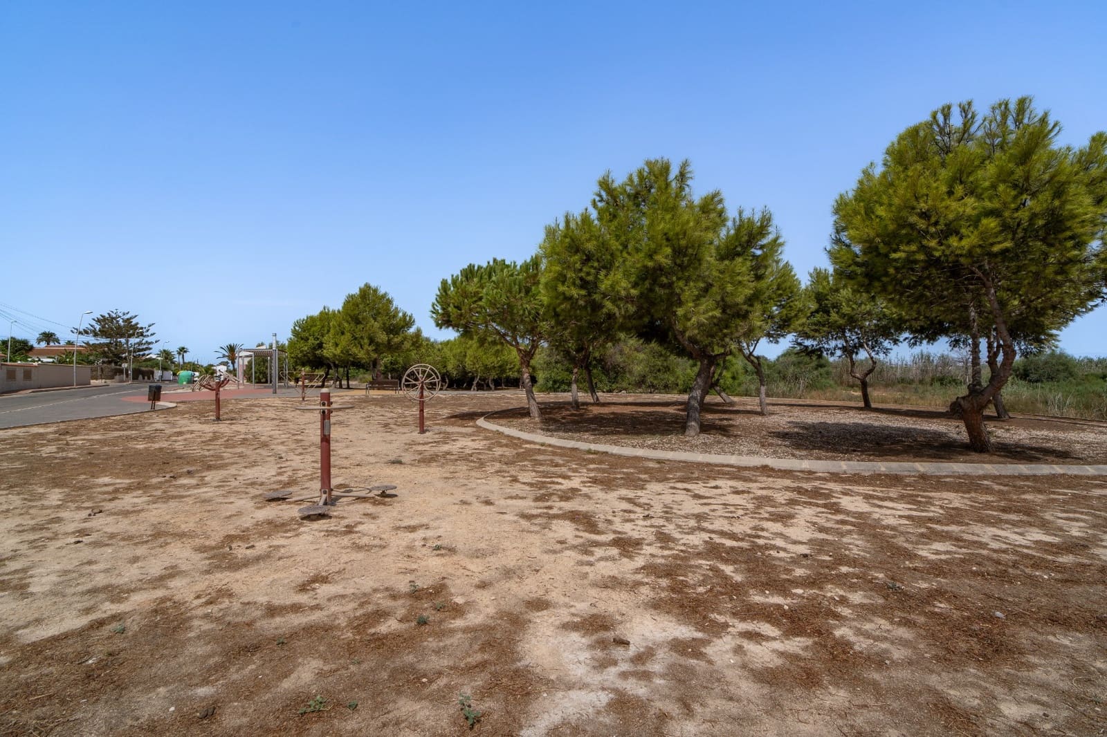 Chalet de 6 habitaciones en Torrevieja en venta con garaje - 520.000 € (Ref: 10048743)