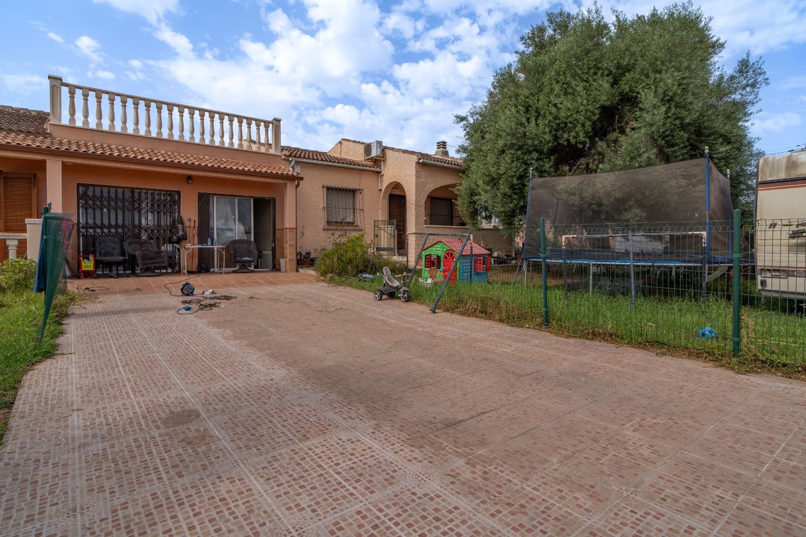 Chalet de 6 habitaciones en Torrevieja en venta con garaje - 520.000 € (Ref: 10048743)