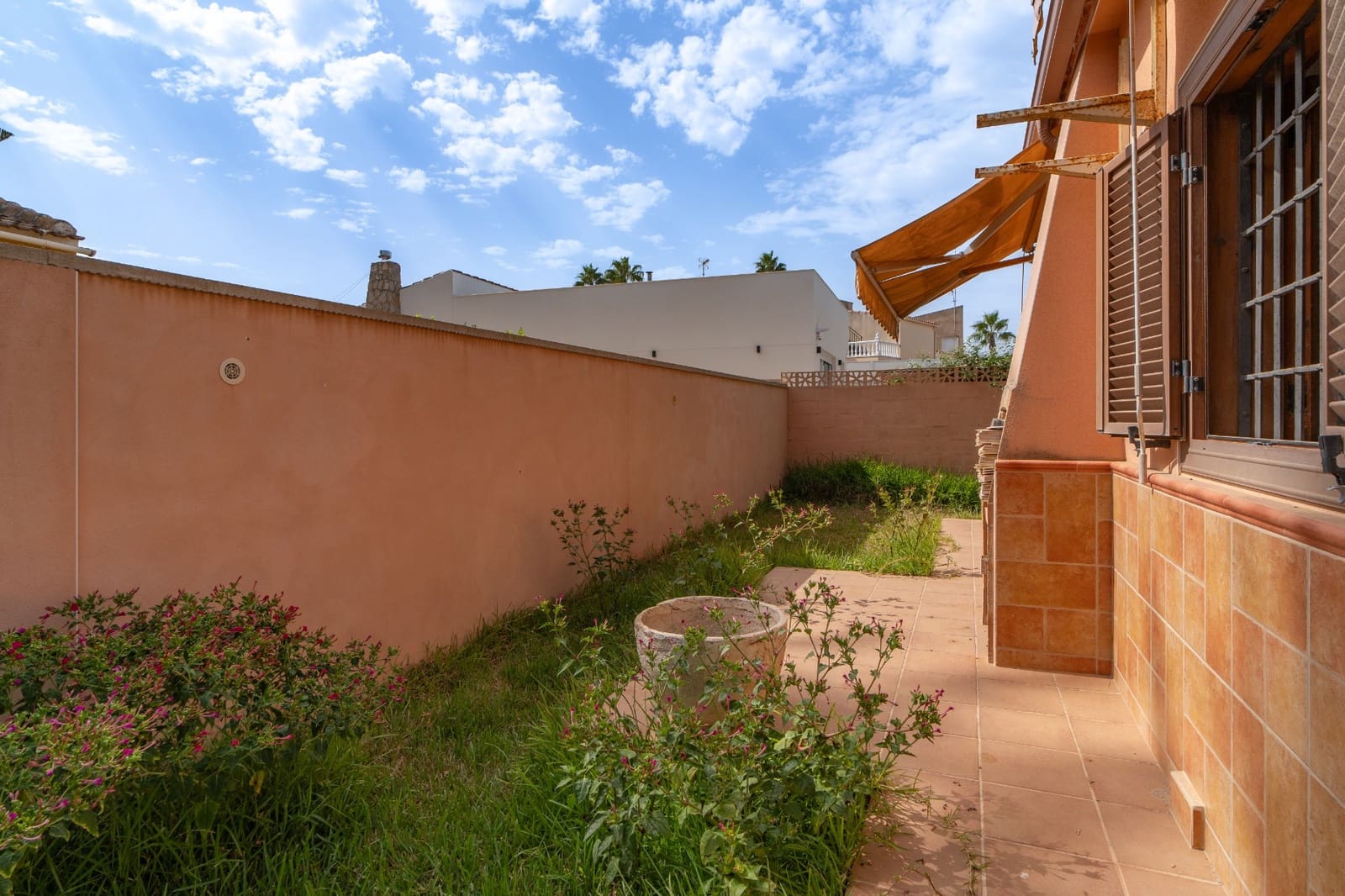 Chalet de 6 habitaciones en Torrevieja en venta con garaje - 520.000 € (Ref: 10048743)