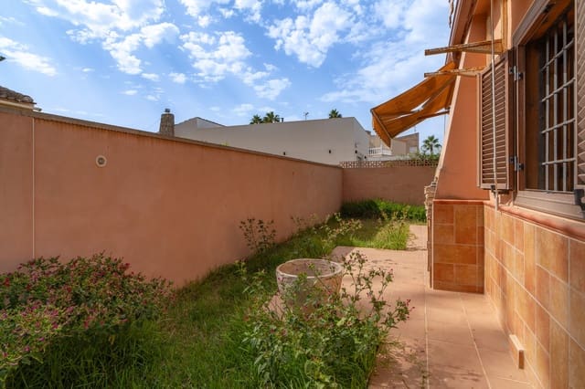Chalet de 6 habitaciones en Los Balcones - Los Altos, Torrevieja en venta con garaje - 520.000 € (Ref: 10048743)
