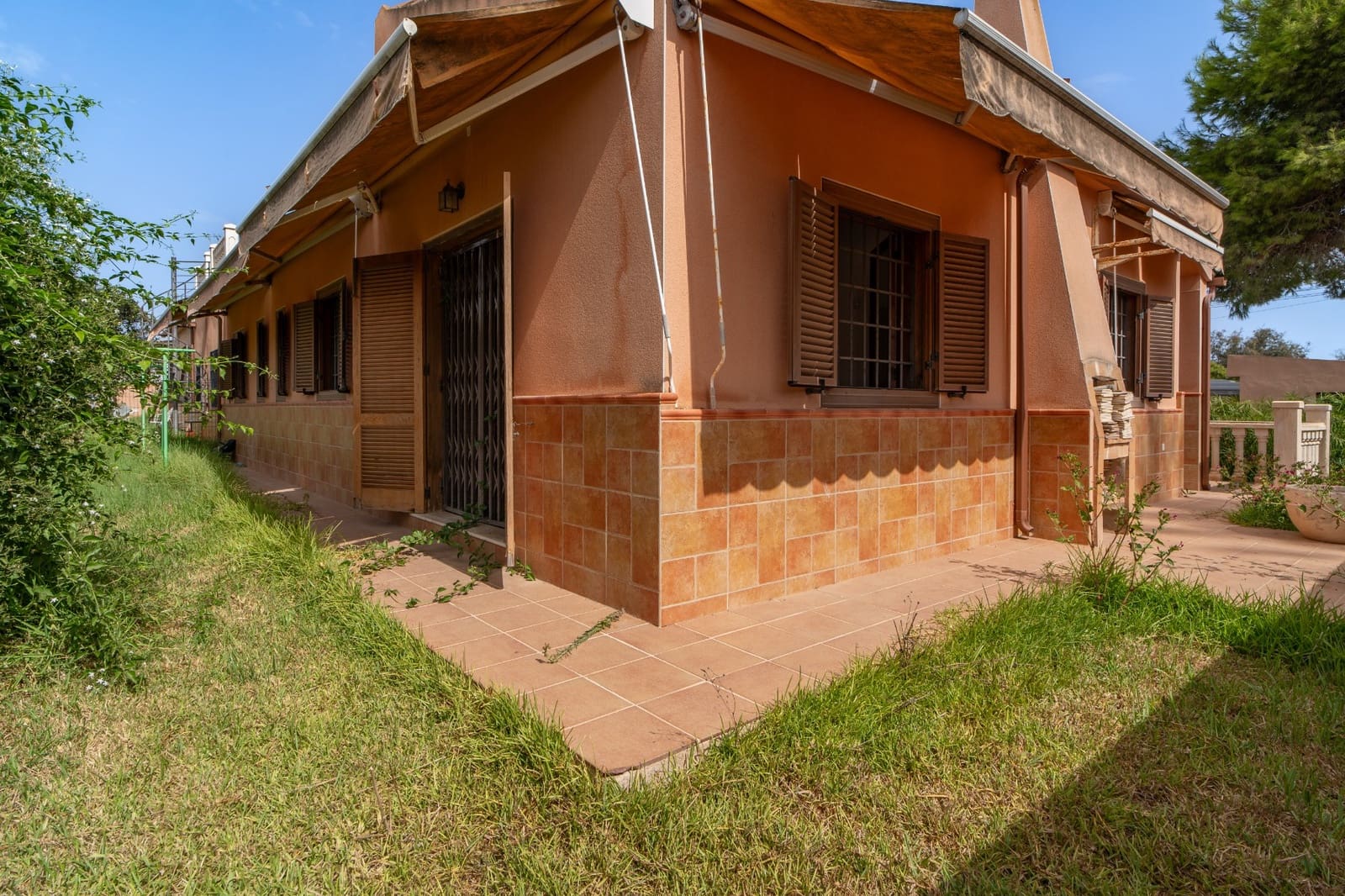 Chalet de 6 habitaciones en Torrevieja en venta con garaje - 520.000 € (Ref: 10048743)