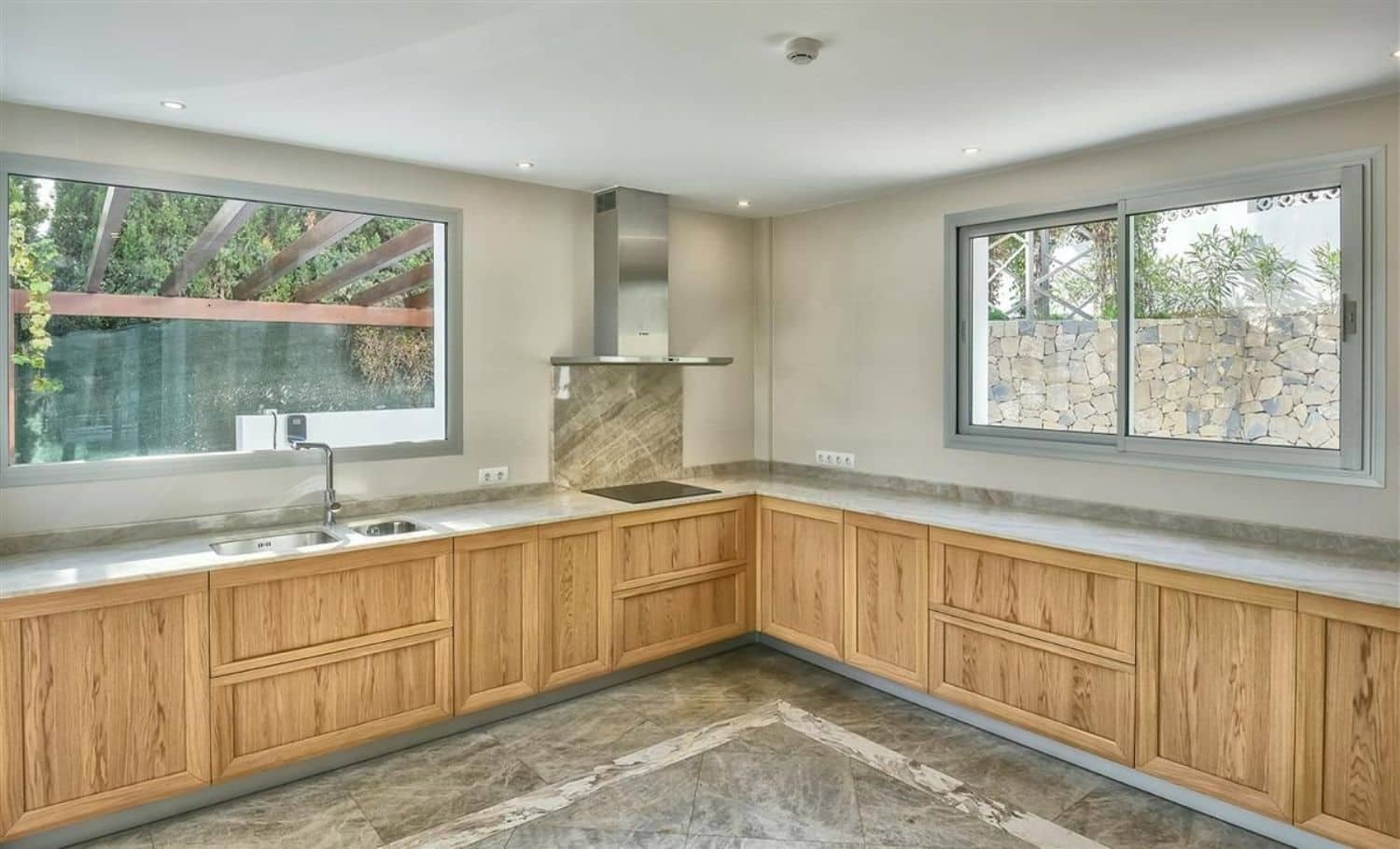 3 soverom Villa til salgs i Calpe / Calp med svømmebasseng - € 2 950 000 (Ref: 10048746)