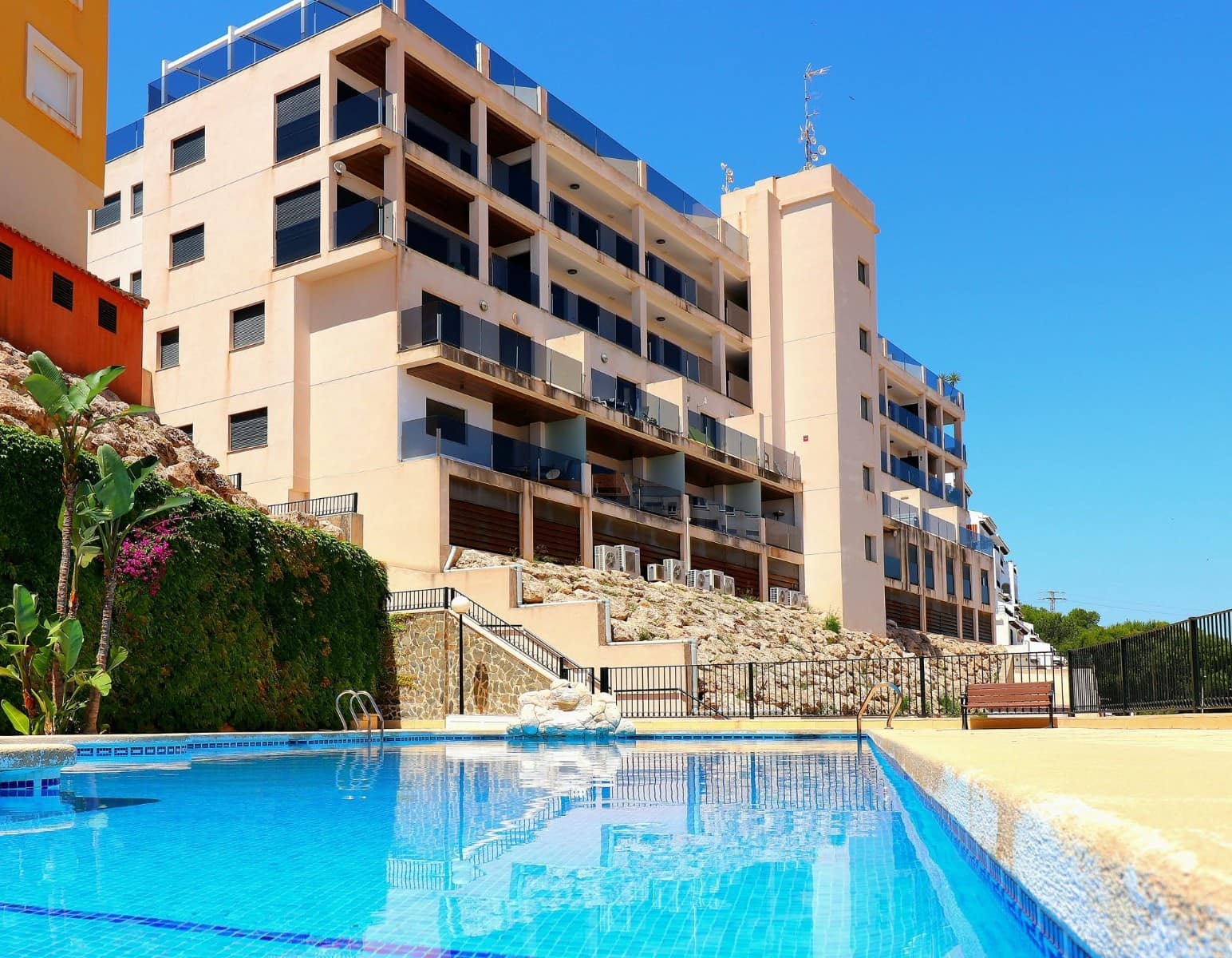 3 soveværelse Lejlighed til salg i Campoamor med swimmingpool garage - € 290.000 (Ref: 10048757)
