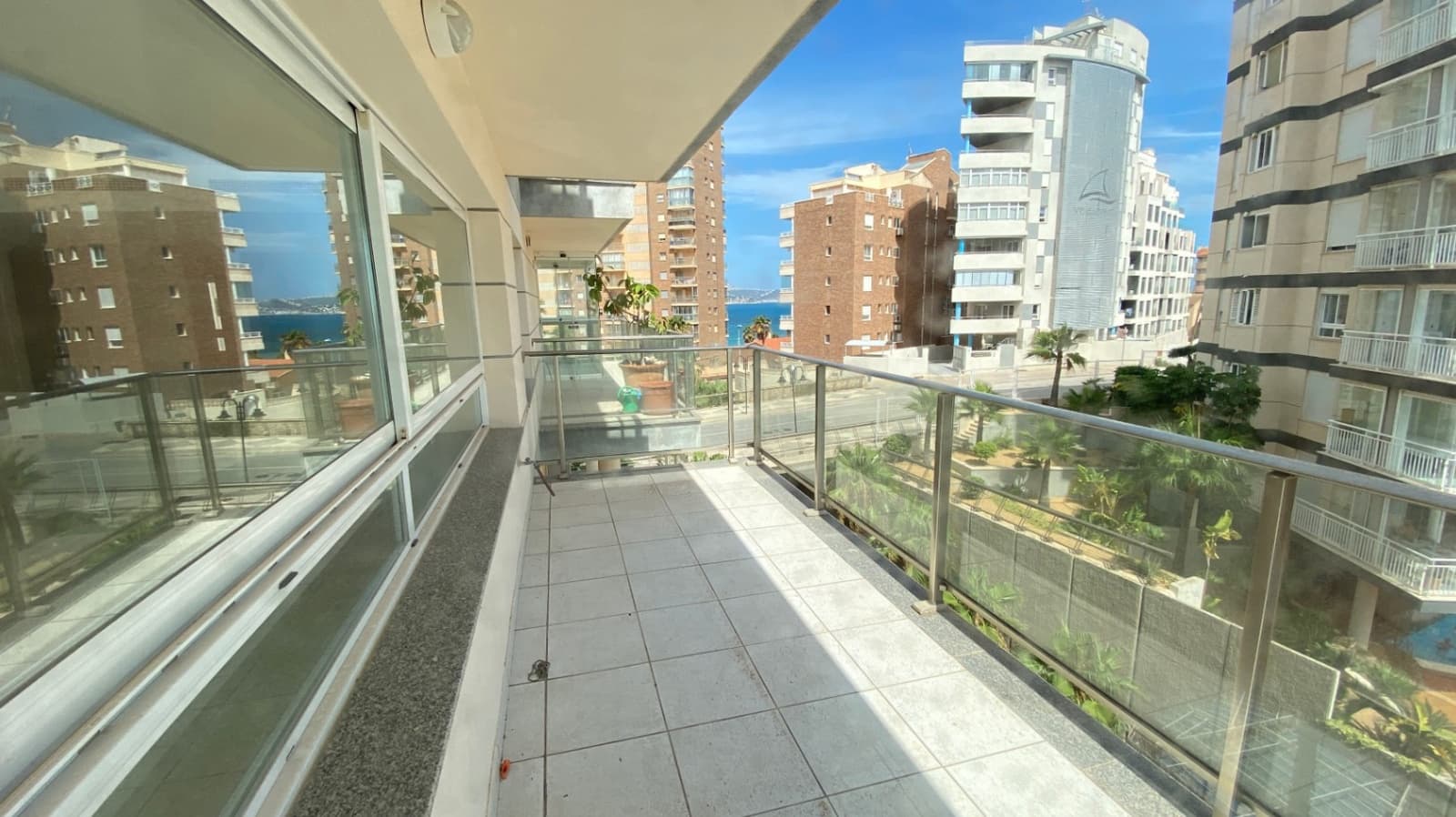 Apartamento de 3 habitaciones en Calpe / Calp en venta con piscina garaje - 780.000 € (Ref: 10048760)