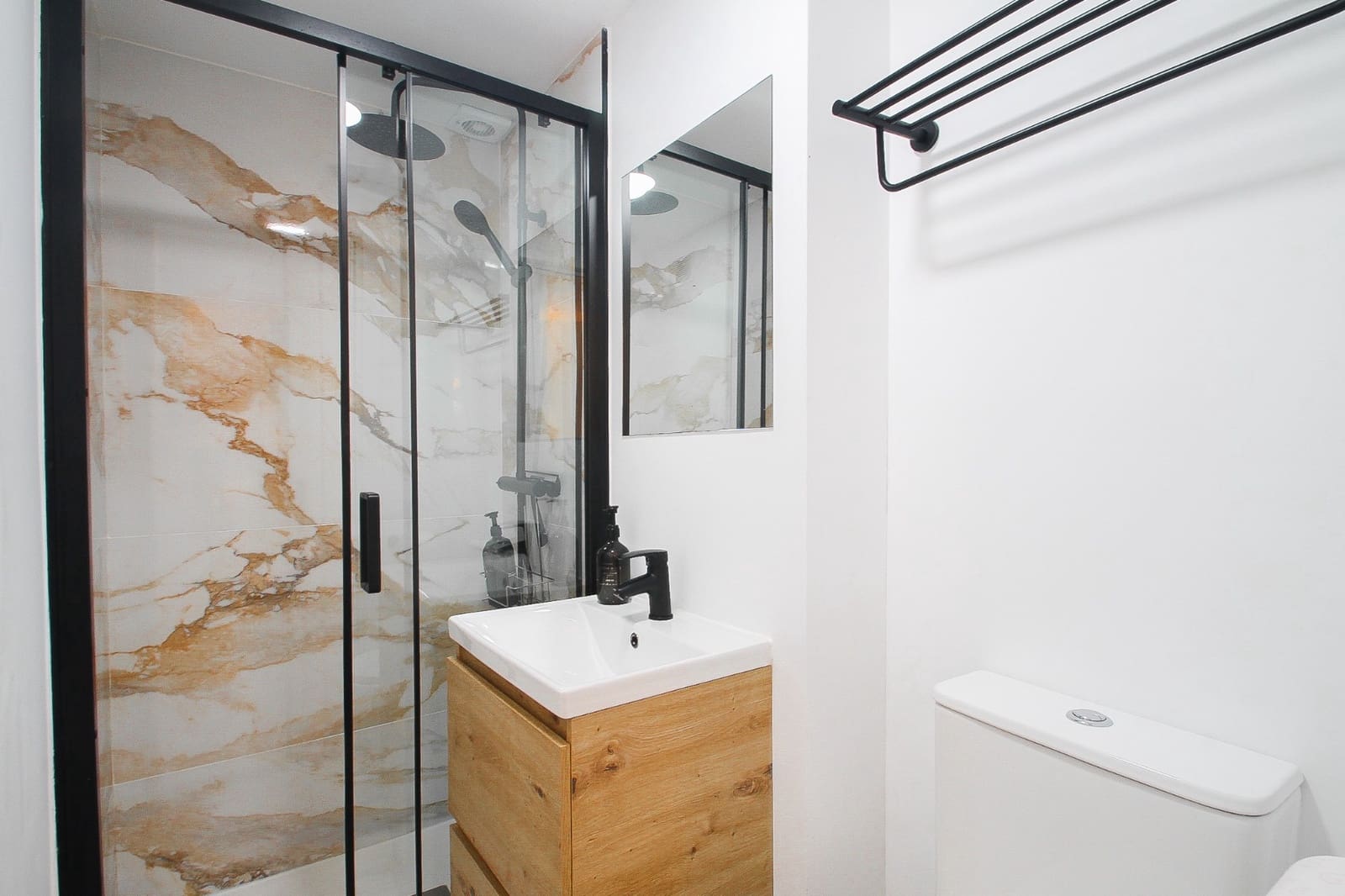 1 sovrum Studio till salu i Alicante stad - 157 500 € (Ref: 10048761)