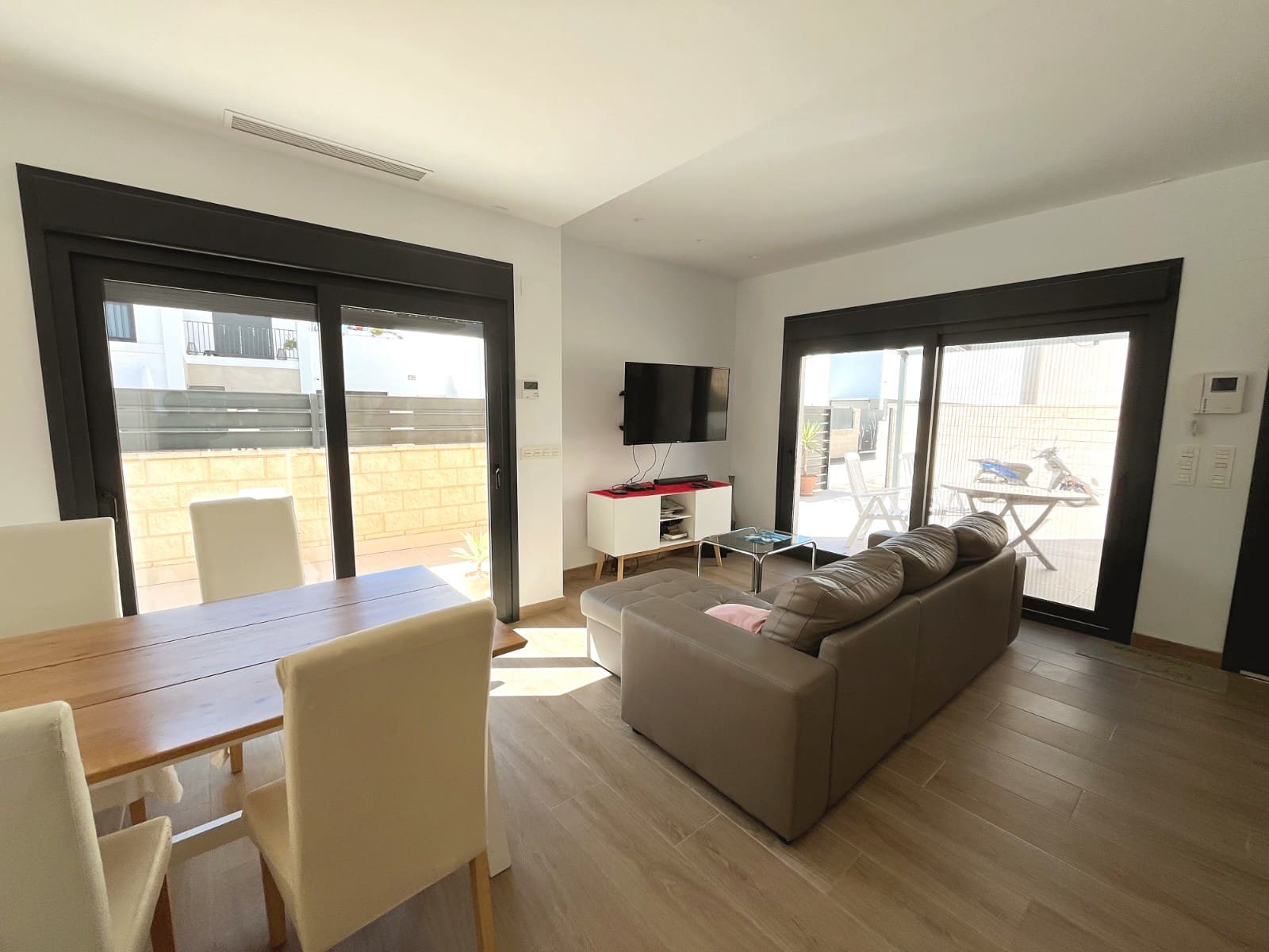 3 soverom Villa til salgs i Pueblo Bravo med svømmebasseng - € 409 500 (Ref: 10054667)
