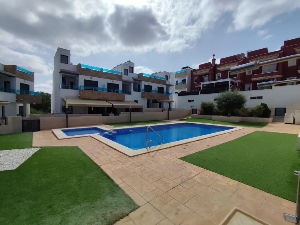 3 bedroom Townhouse for sale in Bigastro with pool - € 247,000 (Ref: 10054668)