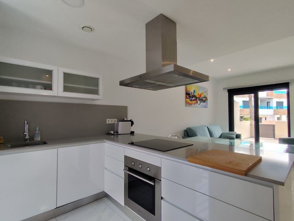 3 bedroom Townhouse for sale in Bigastro with pool - € 247,000 (Ref: 10054668)