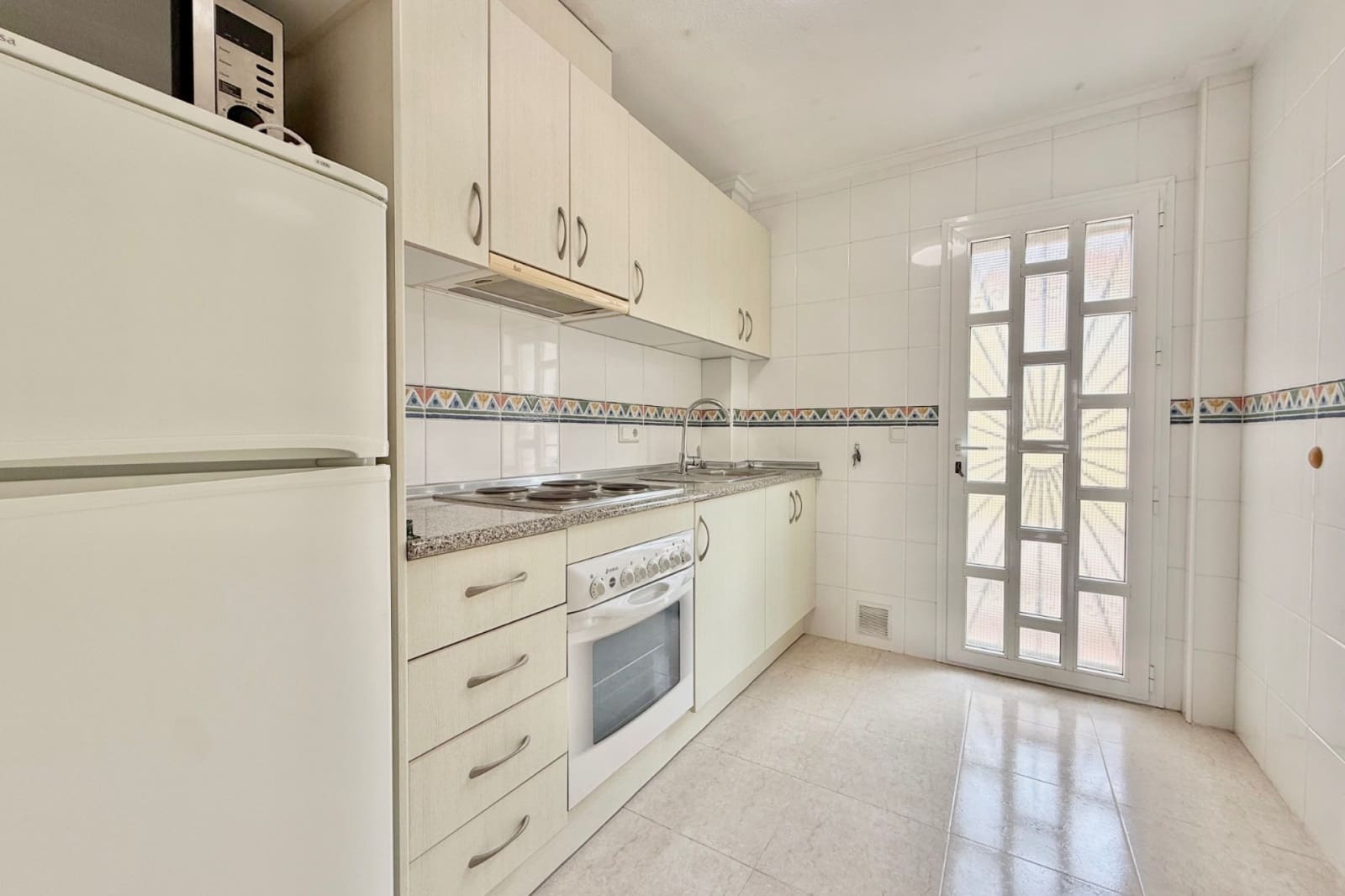 3 soverom Hus til salgs i Dona Pepa med svømmebasseng - € 229 000 (Ref: 10058098)