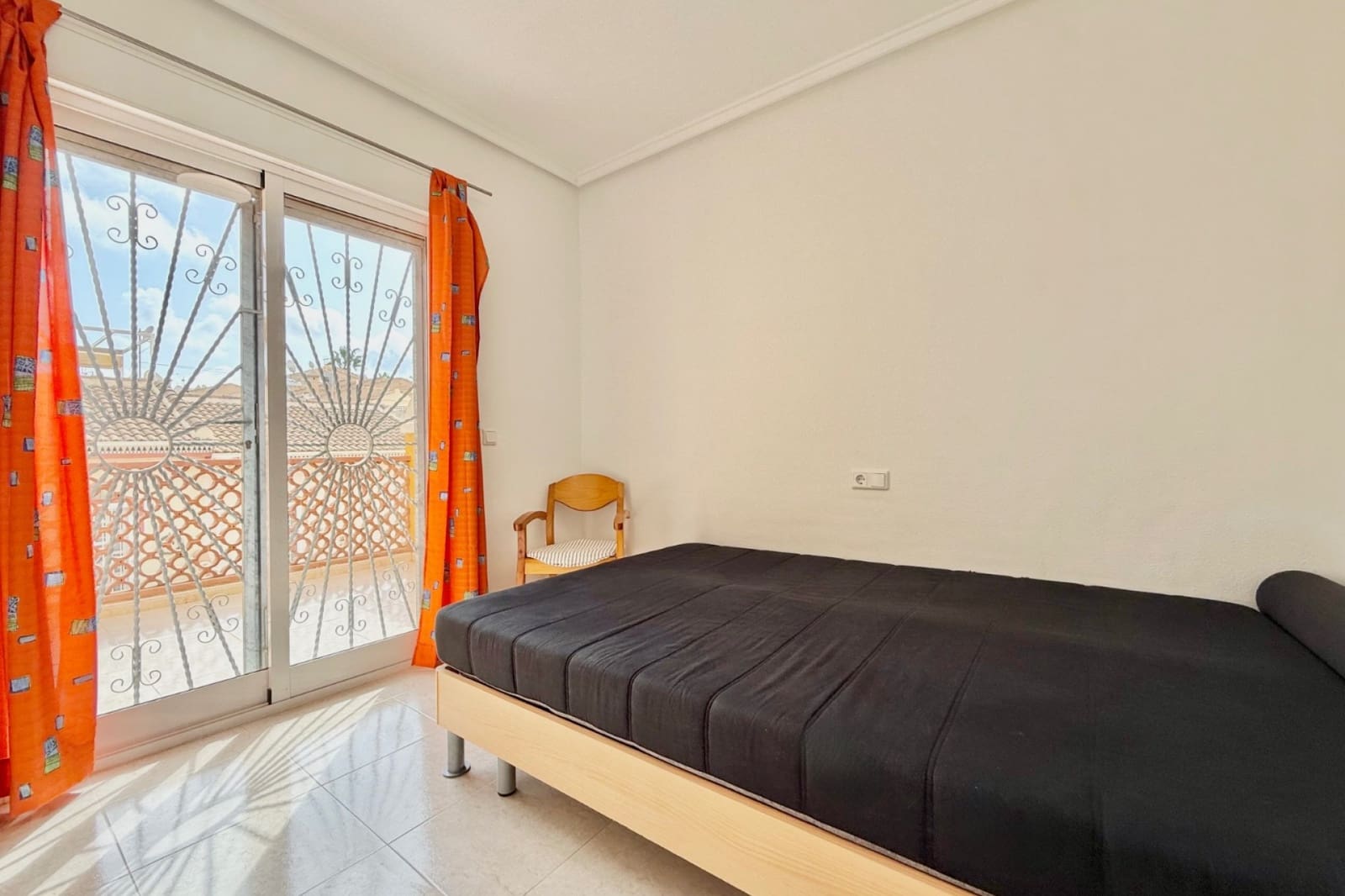 3 soverom Hus til salgs i Dona Pepa med svømmebasseng - € 229 000 (Ref: 10058098)