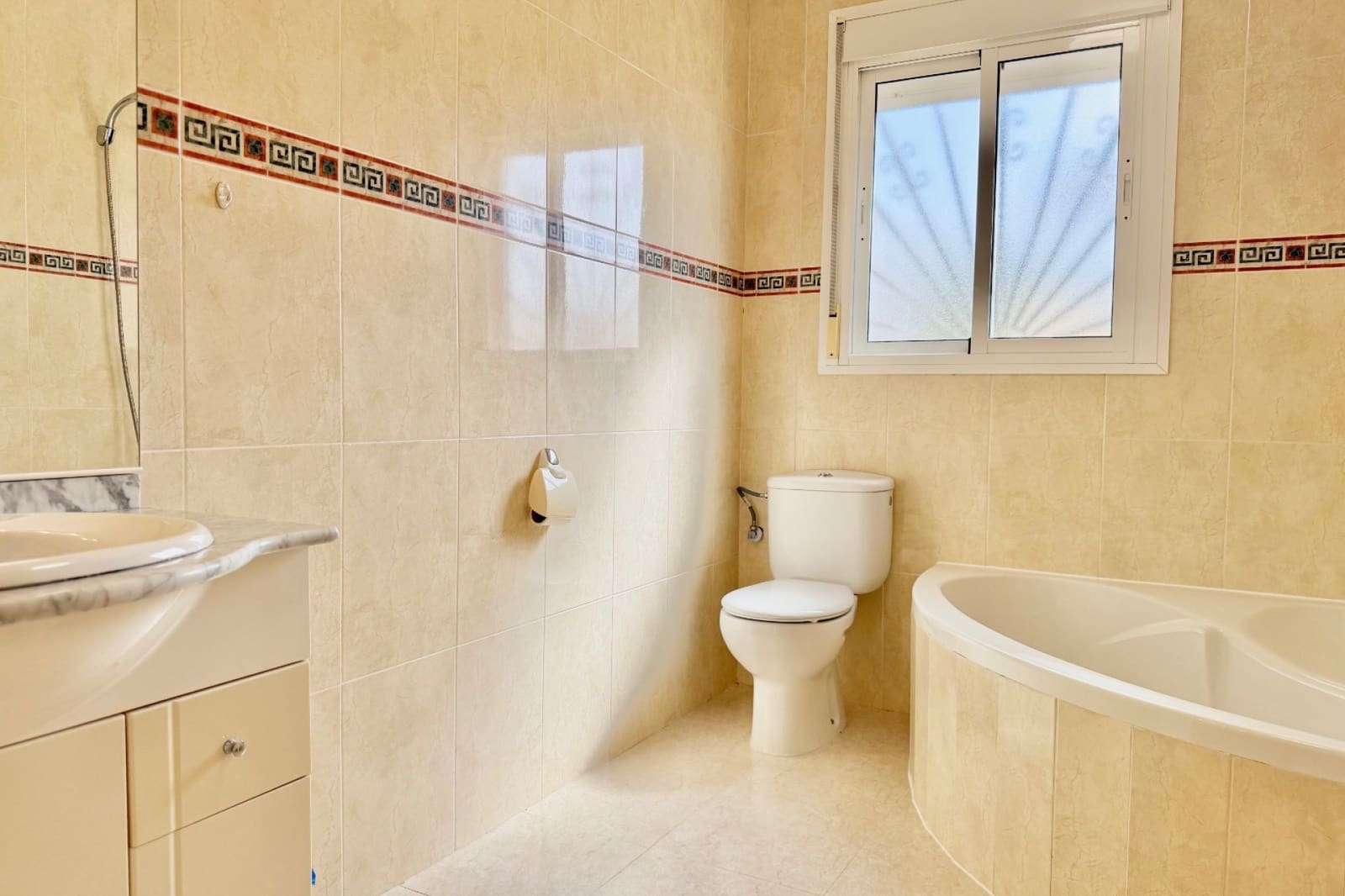 3 soverom Hus til salgs i Dona Pepa med svømmebasseng - € 229 000 (Ref: 10058098)