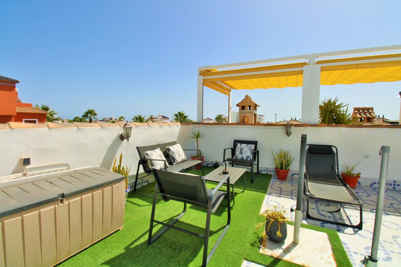 2 quarto Penthouse para venda em Villamartin com piscina - 164 995 € (Ref: 10058103)