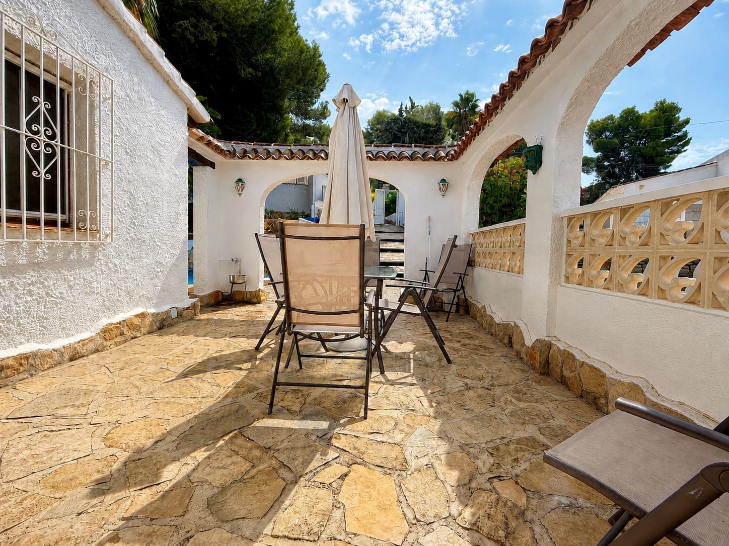 4 Zimmer Villa zu verkaufen in Moraira mit Pool - 595.000 € (Ref: 10060711)