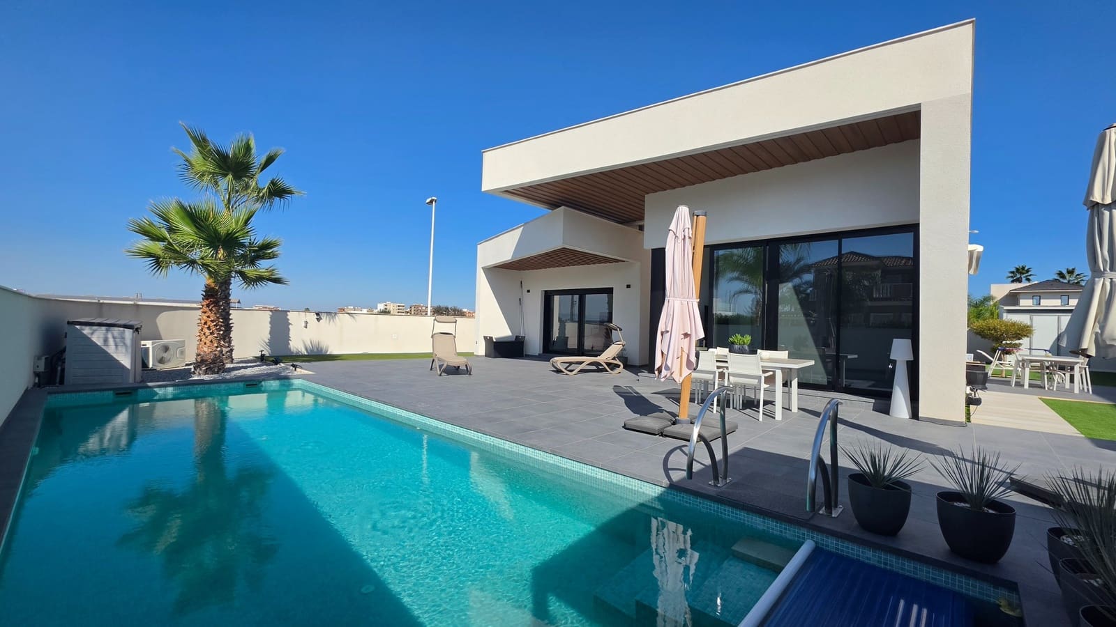 3 soverom Villa til salgs i Formentera del Segura med svømmebasseng garasje - € 625 000 (Ref: 10060712)