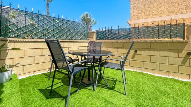Casa de 4 habitaciones en Punta Prima, Orihuela en venta con piscina garaje - 329.000 € (Ref: 10060714)