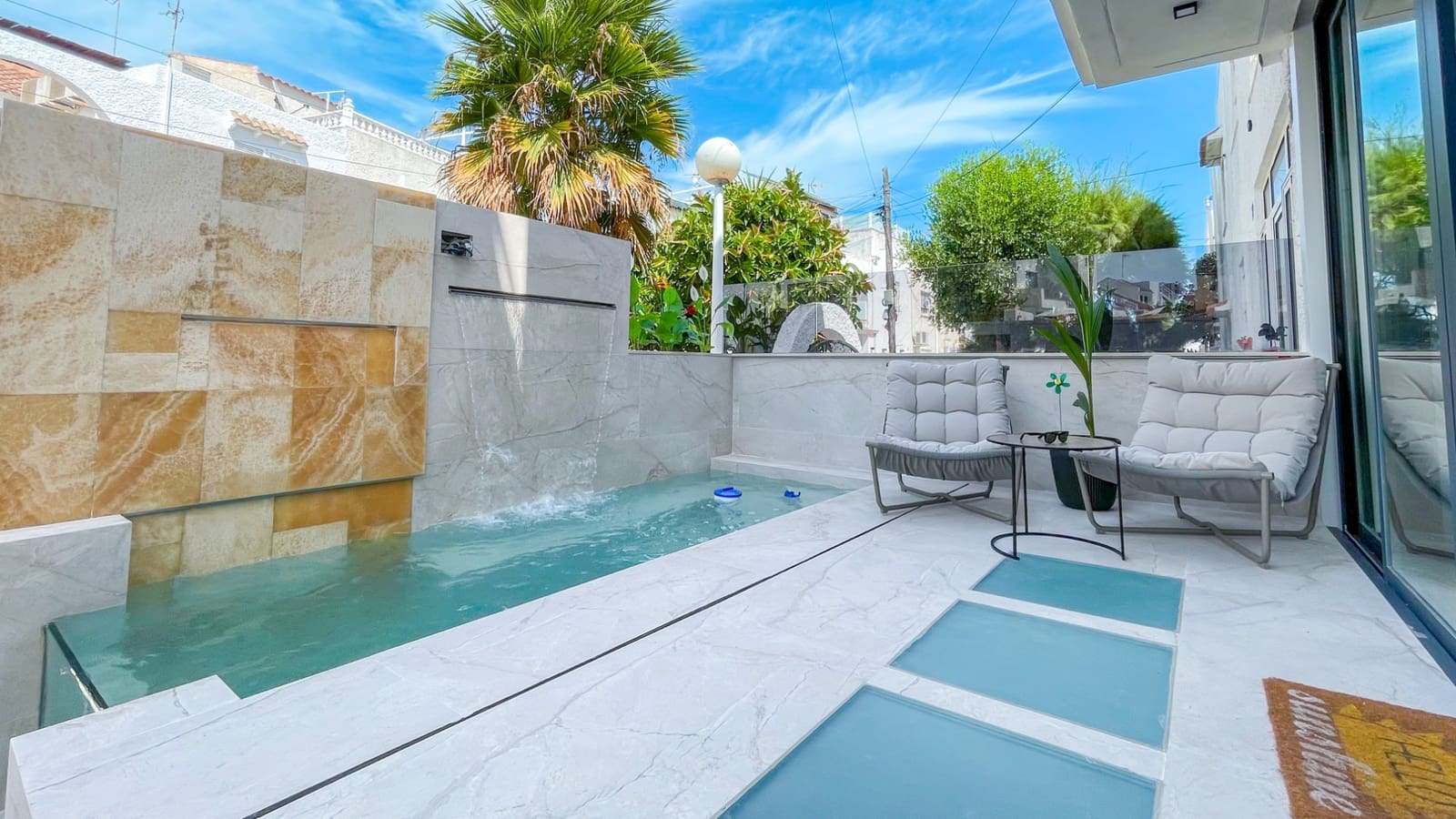 3 bedroom Townhouse for sale in Torrevieja with pool - € 539,000 (Ref: 10060717)