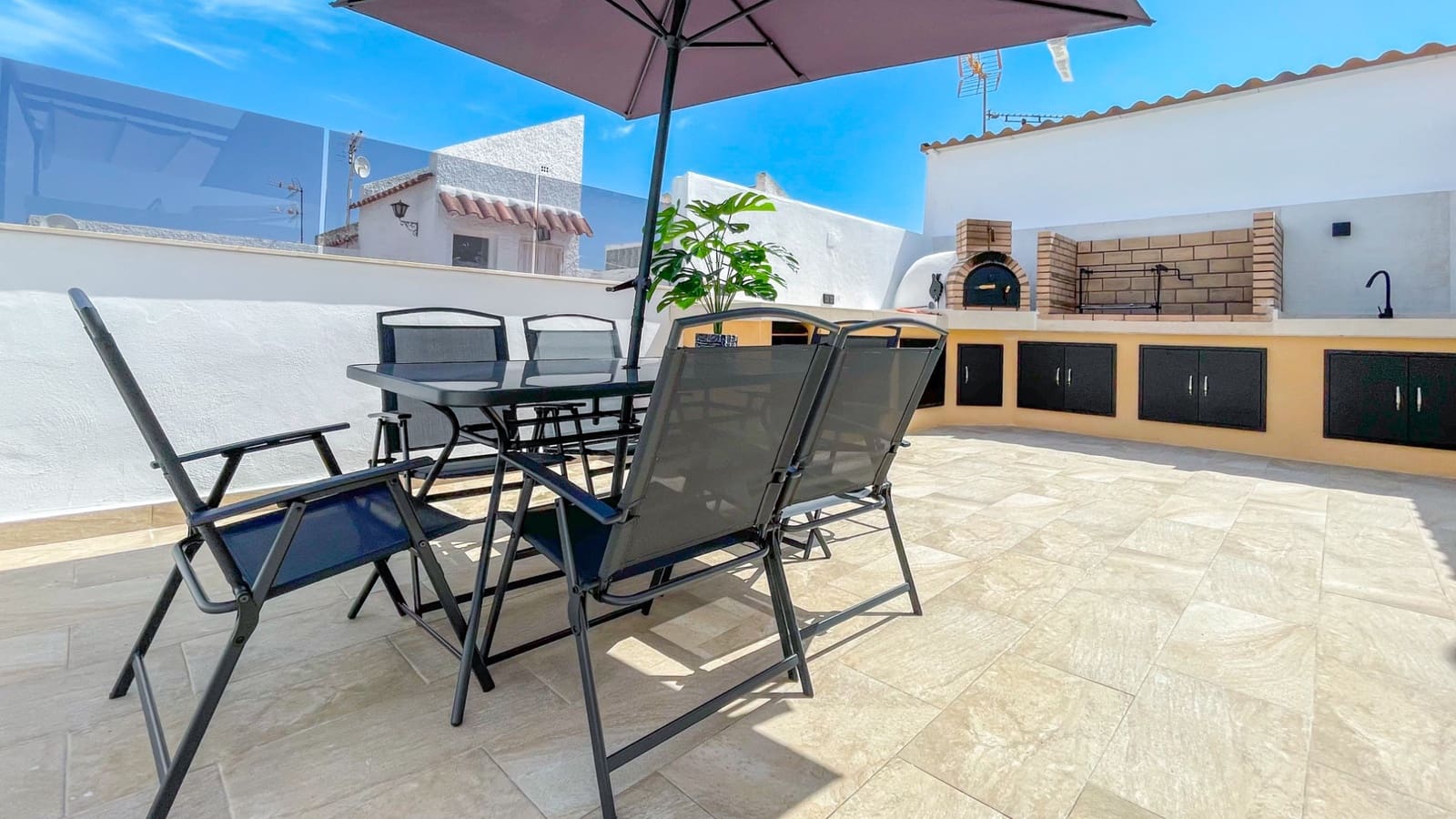 3 bedroom Townhouse for sale in Torrevieja with pool - € 539,000 (Ref: 10060717)