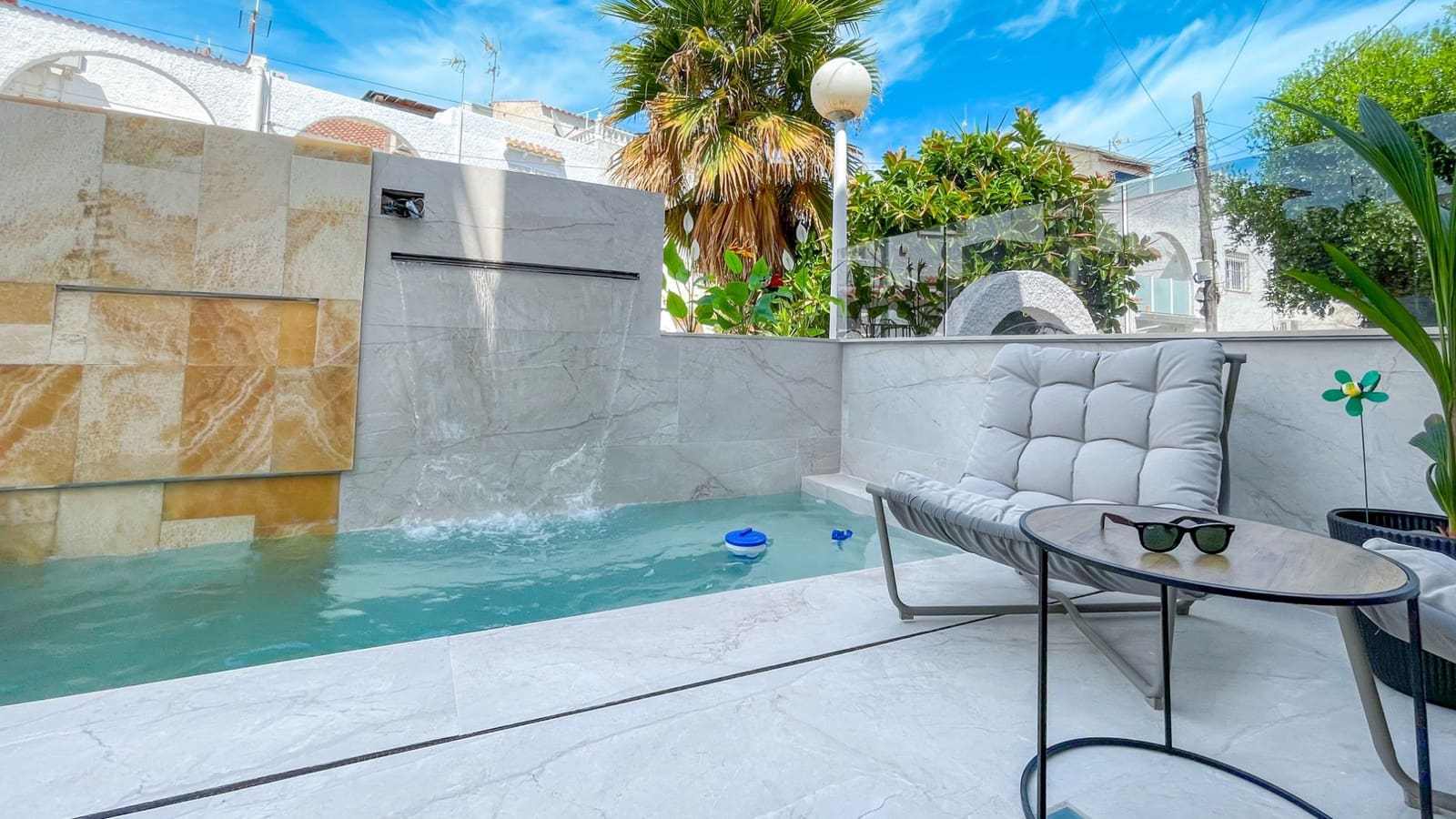 3 bedroom Townhouse for sale in Torrevieja with pool - € 539,000 (Ref: 10060717)
