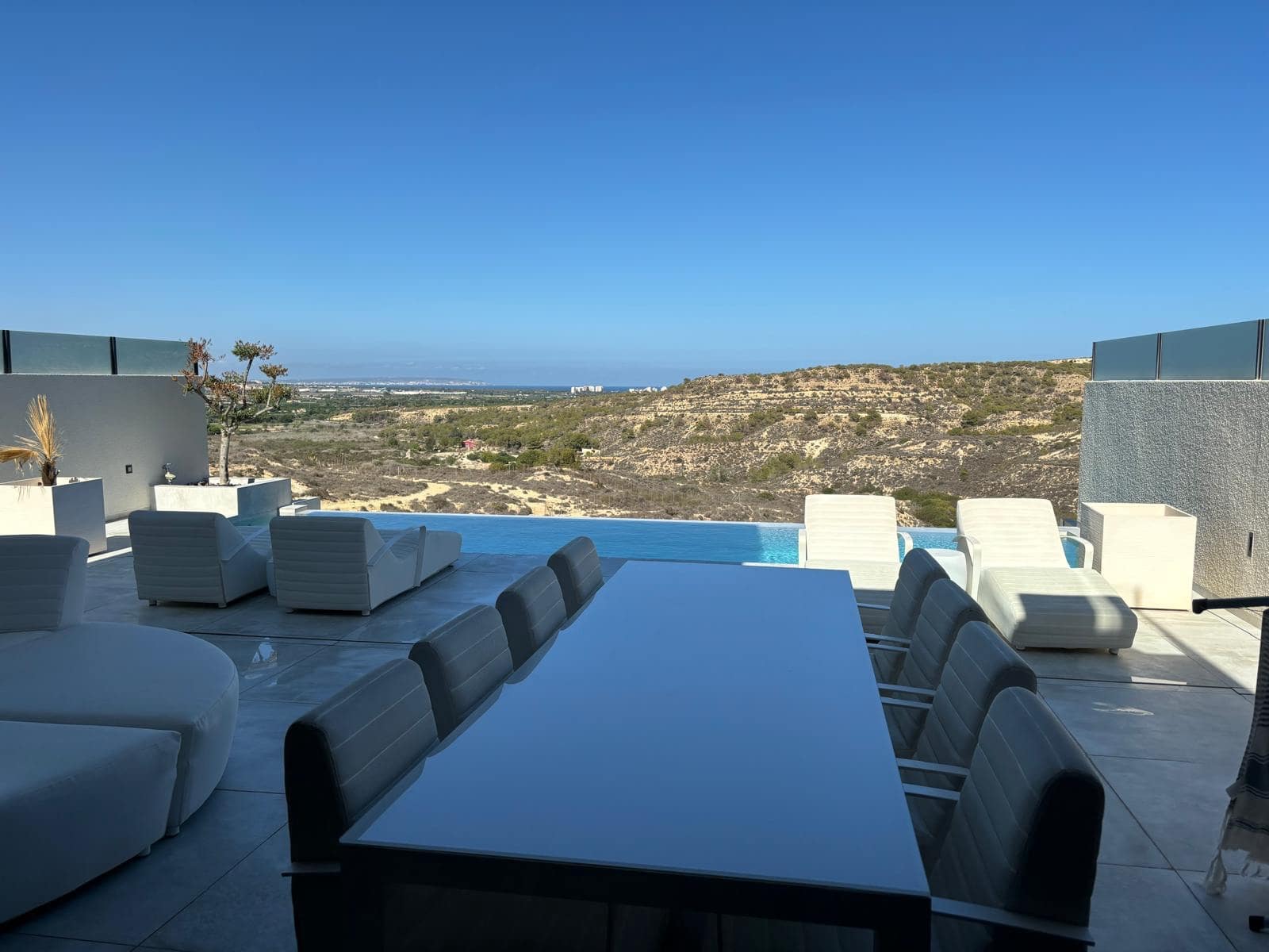 5 bedroom Villa for sale in Ciudad Quesada with pool garage - € 875,000 (Ref: 10060733)