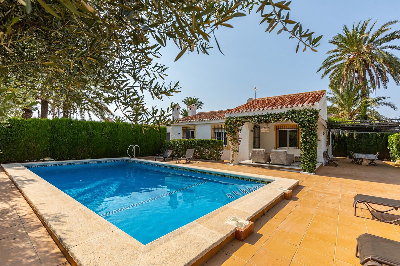 3 sovrum Villa till salu i Torrevieja med pool garage - 649 000 € (Ref: 10060734)