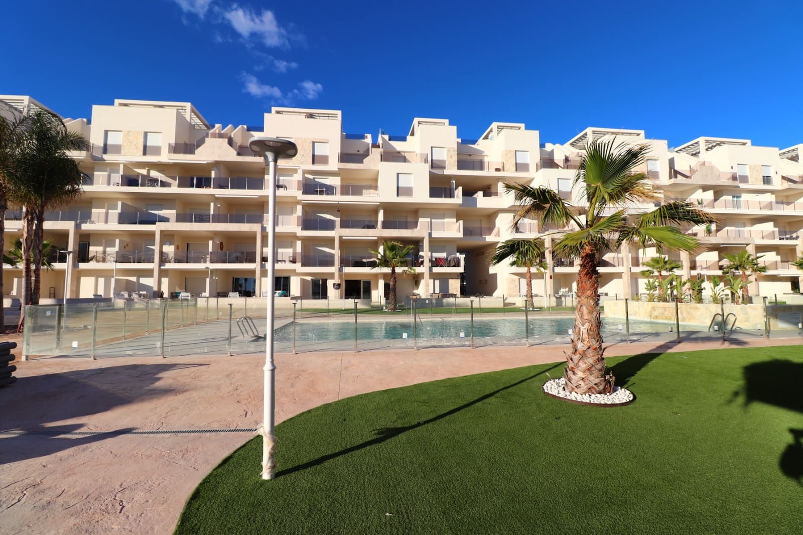 2 soveværelse Lejlighed til salg i El Raso med swimmingpool garage - € 295.000 (Ref: 10060761)
