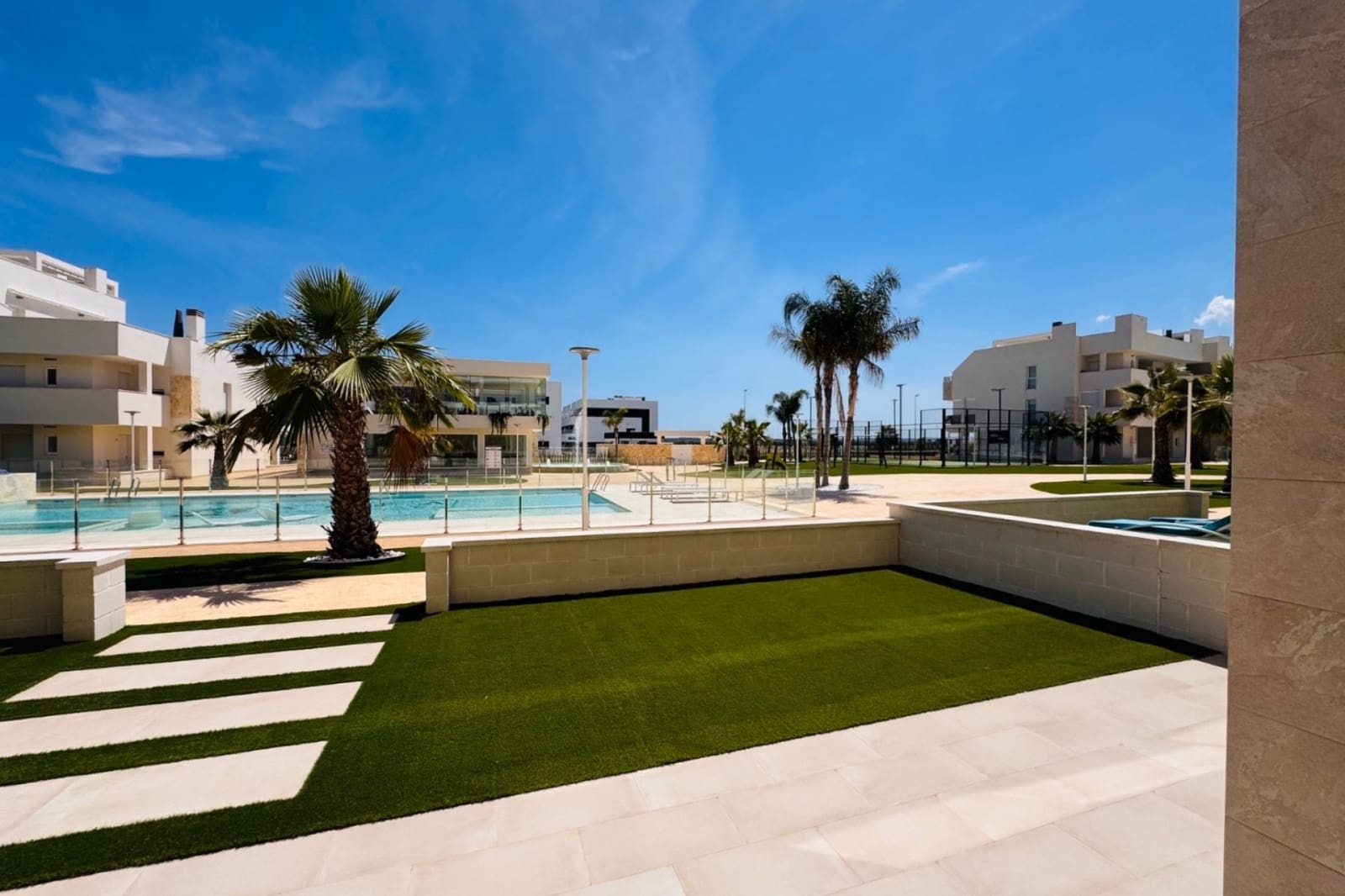 2 soveværelse Lejlighed til salg i El Raso med swimmingpool garage - € 295.000 (Ref: 10060761)