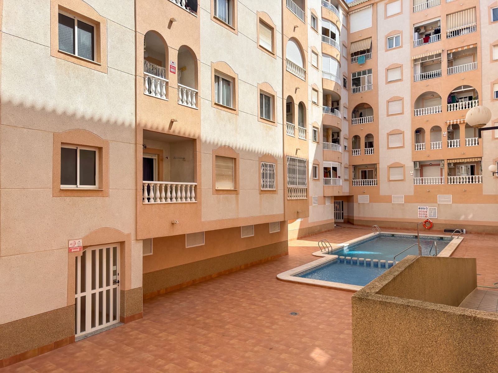 2 quarto Apartamento para venda em Torrevieja com piscina - 119 000 € (Ref: 10060765)