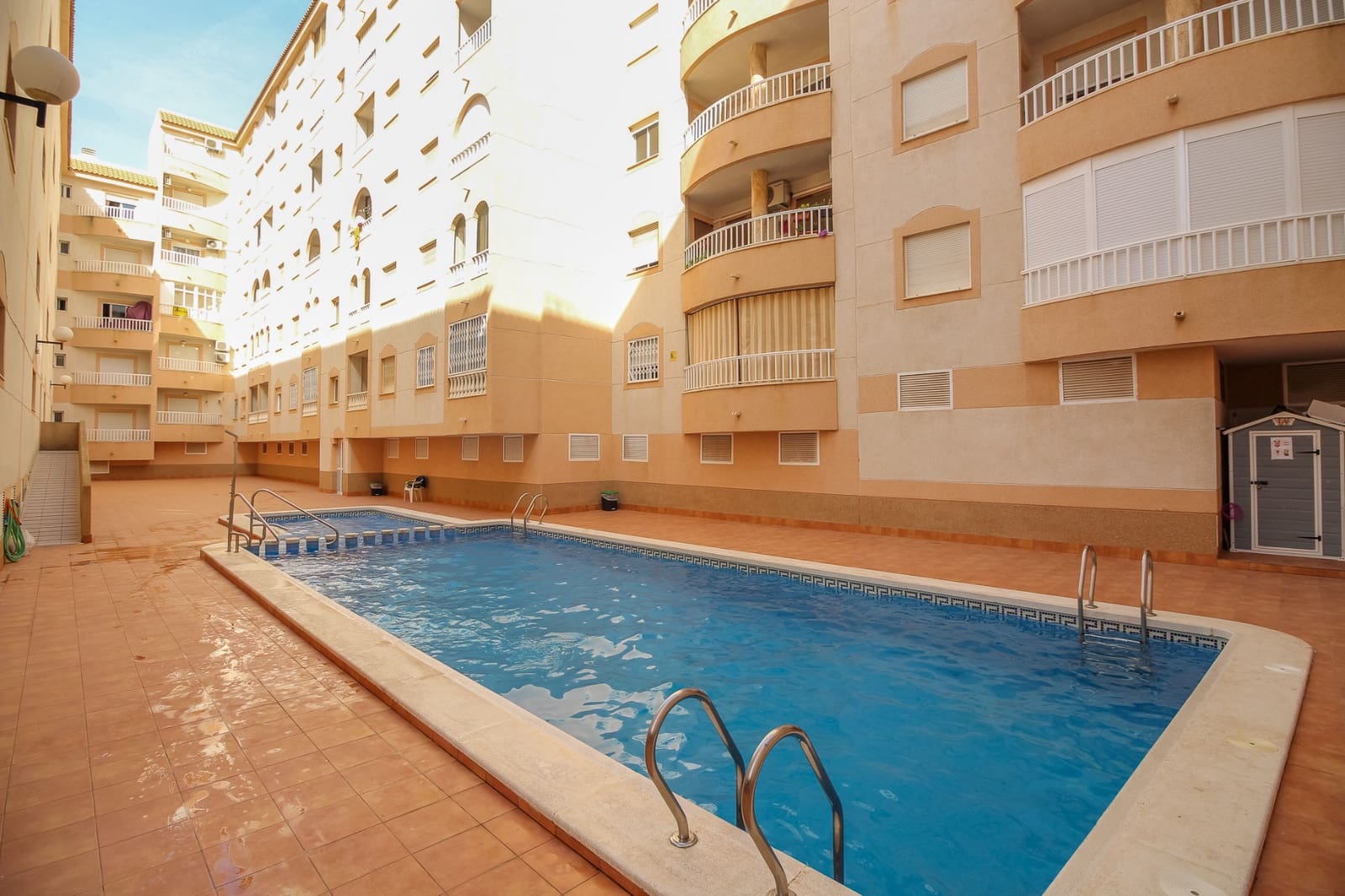 2 quarto Apartamento para venda em Torrevieja com piscina - 119 000 € (Ref: 10060765)
