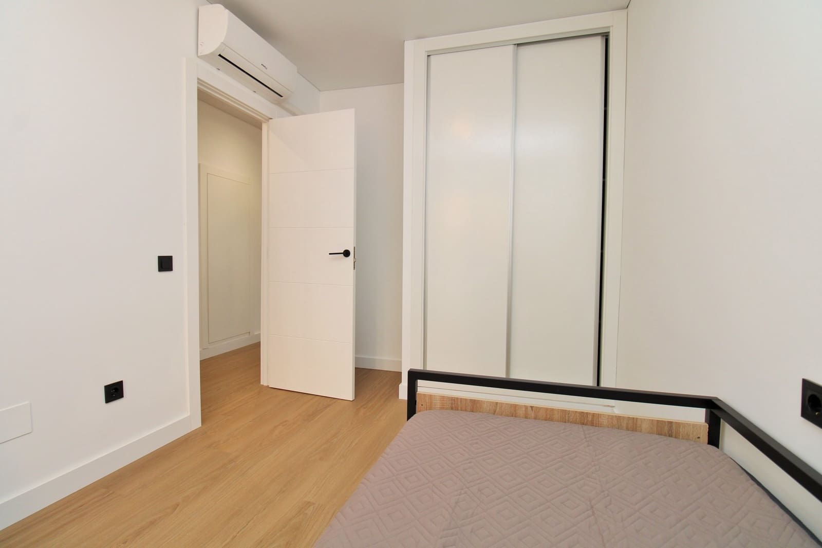 2 sypialnia Apartament przy plaży na sprzedaż w Torre de la Horadada z basenem - 204 900 € (Ref: 10060769)
