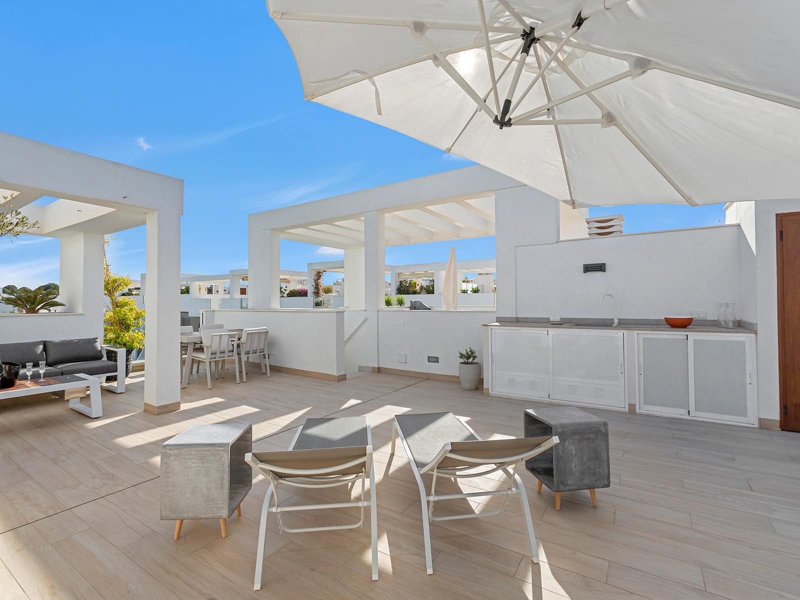 2 makuuhuone Kattohuoneisto myytävänä paikassa Los Balcones mukana uima-altaan 
autotalli - 300 000 € (Ref: 10060771)
