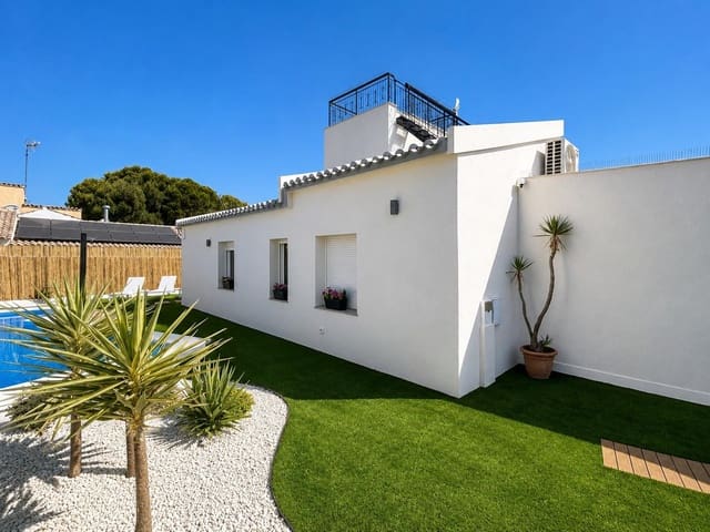 4 slaapkamer Halfvrijstaande villa te koop in Punta Prima, Orihuela met zwembad garage - € 750.000 (Ref: 10061279)
