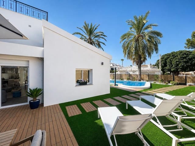 4 slaapkamer Halfvrijstaande villa te koop in Punta Prima, Orihuela met zwembad garage - € 750.000 (Ref: 10061279)