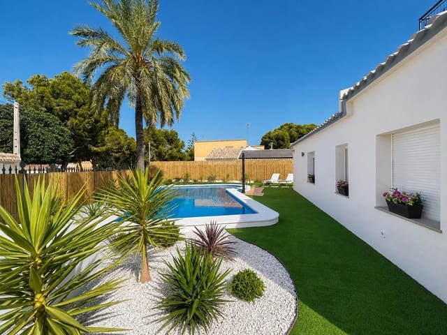 4 slaapkamer Halfvrijstaande villa te koop in Punta Prima, Orihuela met zwembad garage - € 750.000 (Ref: 10061279)