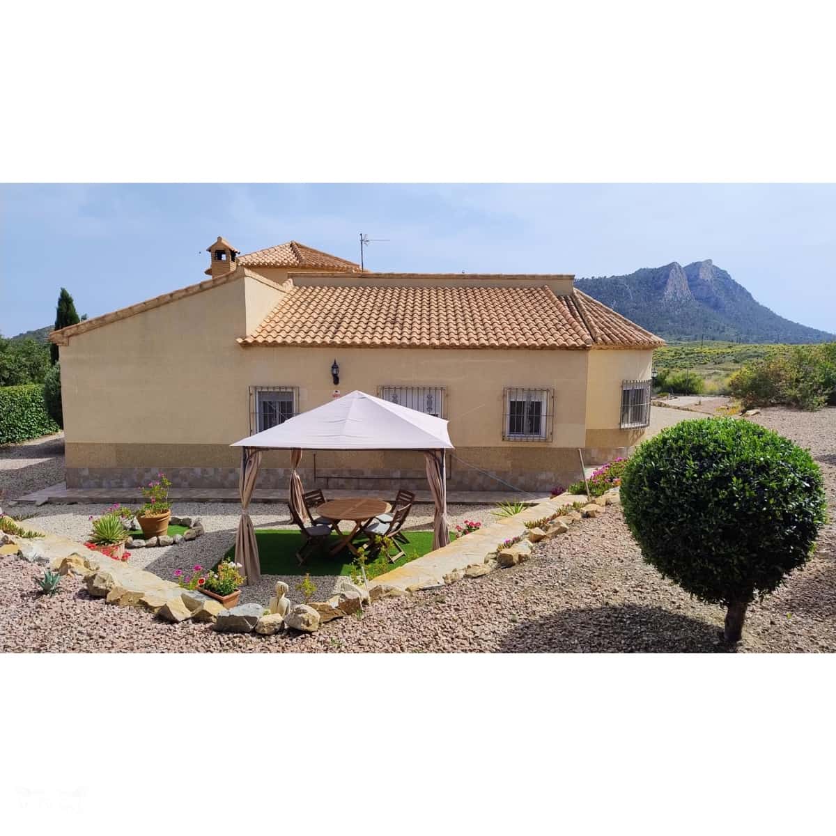 4 chambre Villa/Maison à vendre à Las Casicas avec piscine - 299 995 € (Ref: 10062437)