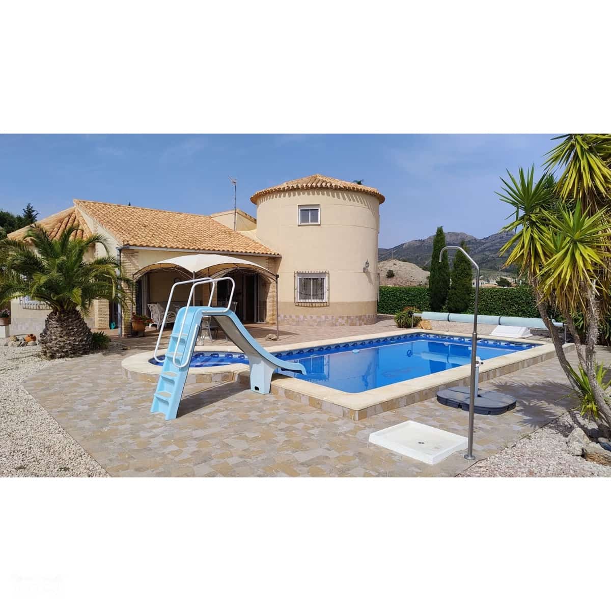 4 chambre Villa/Maison à vendre à Las Casicas avec piscine - 299 995 € (Ref: 10062437)
