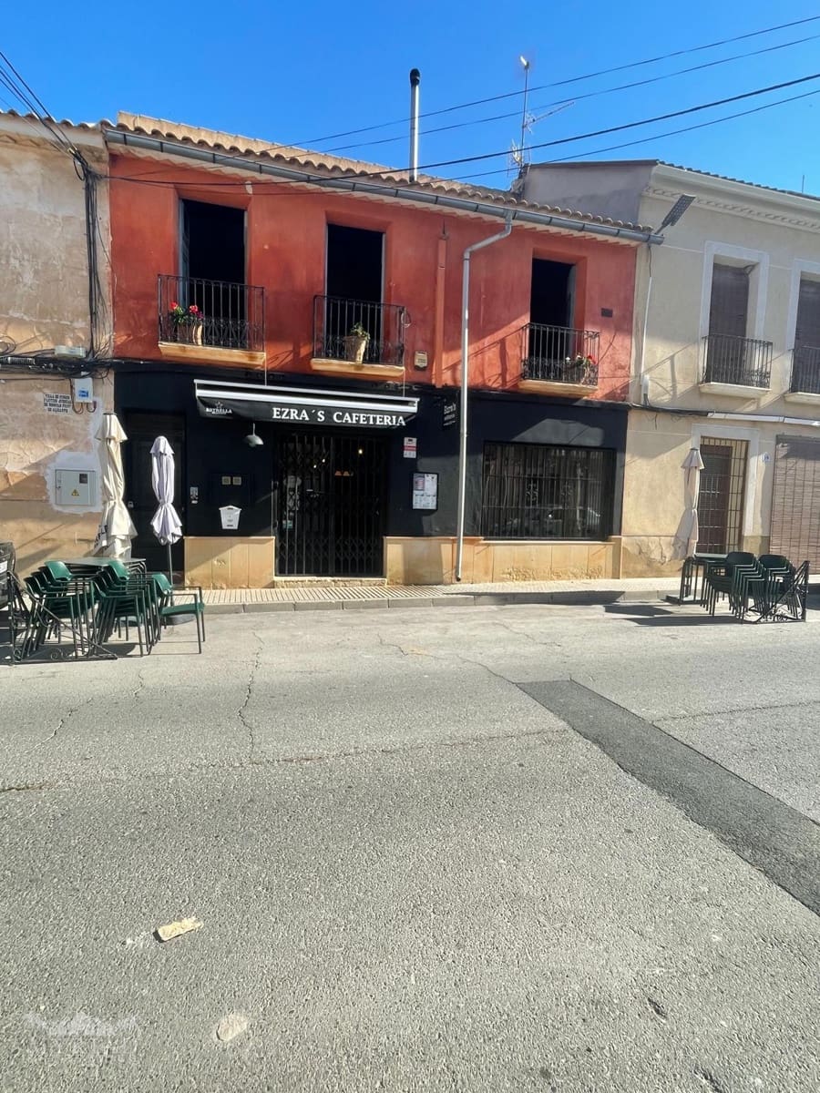 Casa de 3 habitaciones en Pinoso en venta con garaje - 370.000 € (Ref: 10062439)