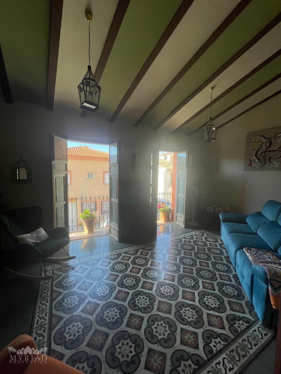 Casa de 3 habitaciones en Pinoso en venta con garaje - 370.000 € (Ref: 10062439)