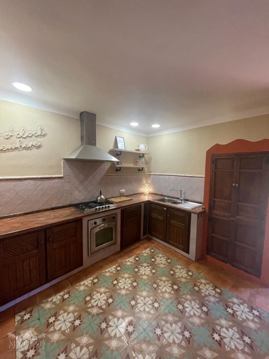 Casa de 3 habitaciones en Pinoso en venta con garaje - 370.000 € (Ref: 10062439)