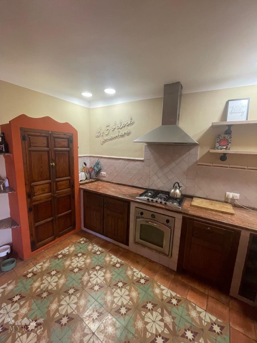 Casa de 3 habitaciones en Pinoso en venta con garaje - 370.000 € (Ref: 10062439)