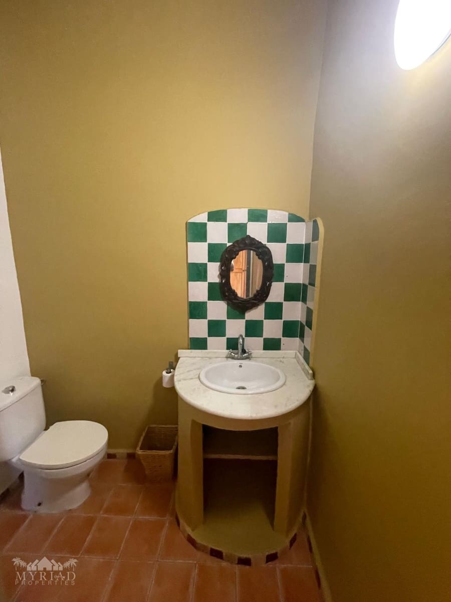 Casa de 3 habitaciones en Pinoso en venta con garaje - 370.000 € (Ref: 10062439)