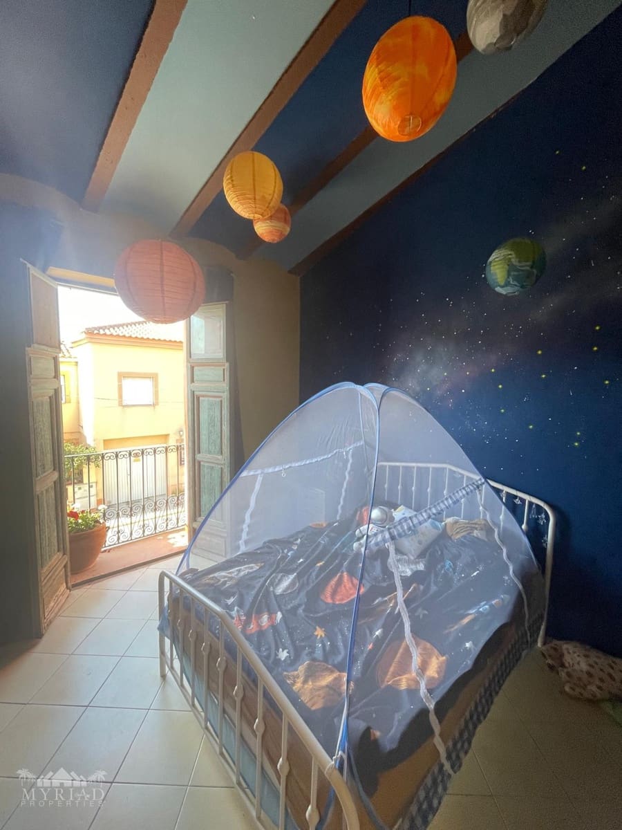 Casa de 3 habitaciones en Pinoso en venta con garaje - 370.000 € (Ref: 10062439)